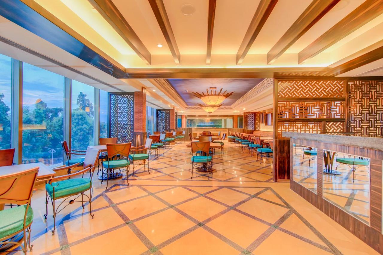 Radisson Blu Gorakhpur Hotell Exteriör bild